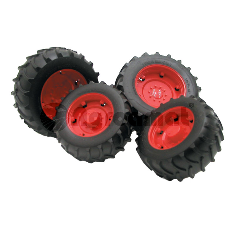 Set anvelope duble cu jante argintii